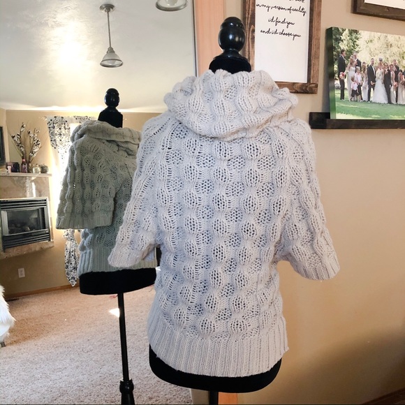 🎉 HP 🎉 Cowl Neck Sweater - Picture 2 of 6